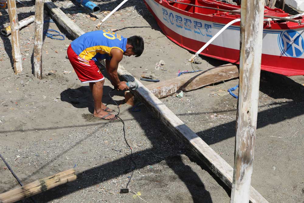 Like fishermen of old the men who work on these ships are carpenters who must be able to rebuild their vessels from the keel up. Photo: RFA