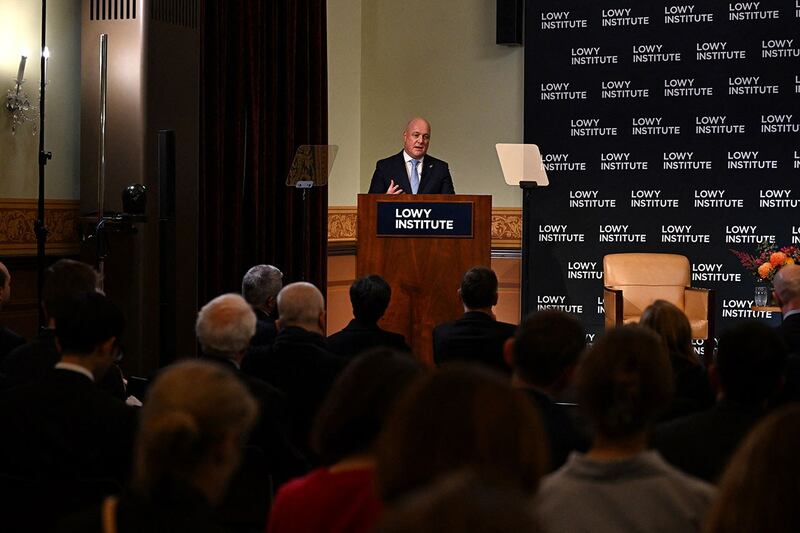 2024年8月15日,新西兰总理拉克森在悉尼的洛伊研究所(Lowy Institute)发表演说。(法新社)