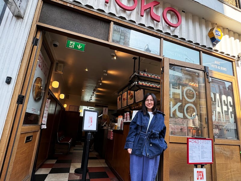 伦敦红砖巷里的香港怀旧餐厅HOKO,创办人Nicole认为忠于自我的香港味,更能和国际化的消费者对话。(摄影/洪雅芳)
