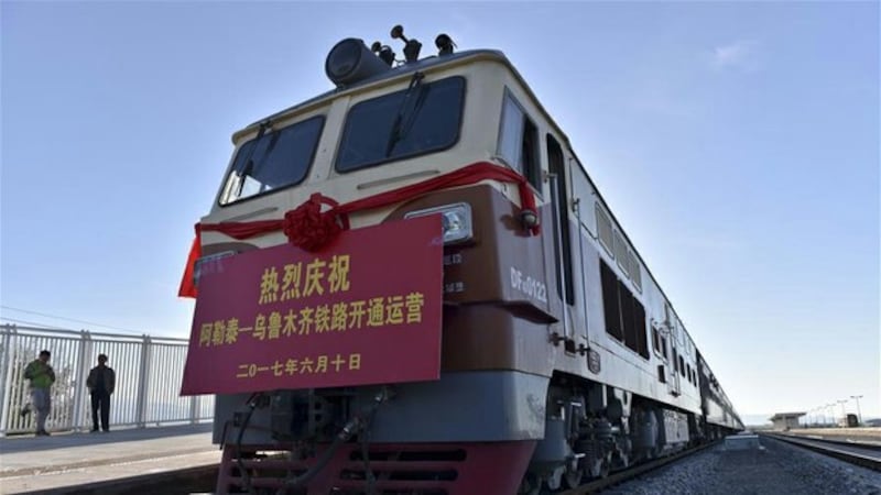 资料图片:新疆首府乌鲁木齐至北部阿勒泰地区的铁路2017年开通。有报道称,当局正通过铁路大规模转移穆斯林民众。 (Public Domain)