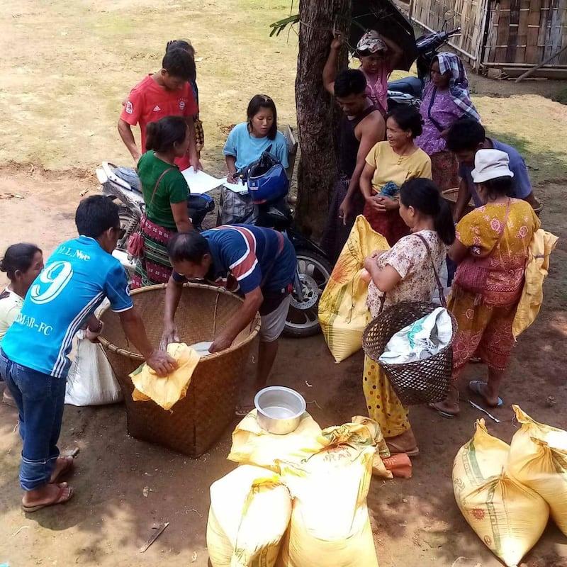 မတူပီမြို့နယ်မှ စစ်ဘေးဒုက္ခသည်များအား ၂၀၂၄ ခုနှစ် ဇွန်လ ၃ ရက်နေ့က တွေ့ရစဉ်။ (Citizen Photo)