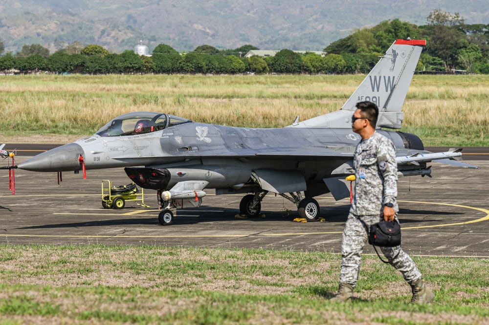 US clears proposed sale of F-16 fighter jets to Philippines