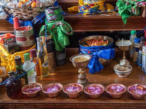 མོན་ཡུལ་དང་བོད་མིའི་ལོ་གསར་སྲུང་བརྩི་ཞུ་སྲོལ་གཉིས་ལ་ཁྱད་པར།